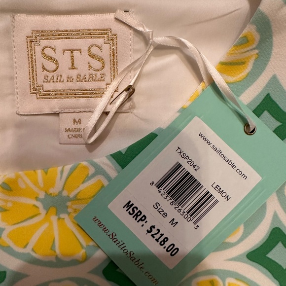 Sail to Sable lemon shift dress. Size Med, never worn. Very light zipper back. - Picture 6 of 6